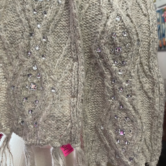 Betsey Johnson Embellished Scarf (NWT) - Picture 2 of 6